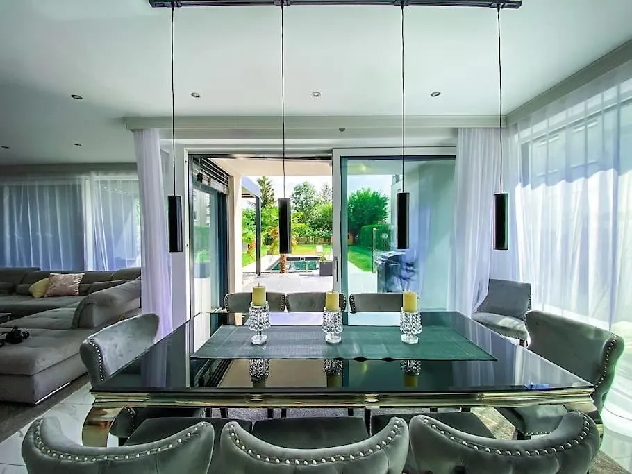 Villa Vienna Mit Pool 0*,  Austria