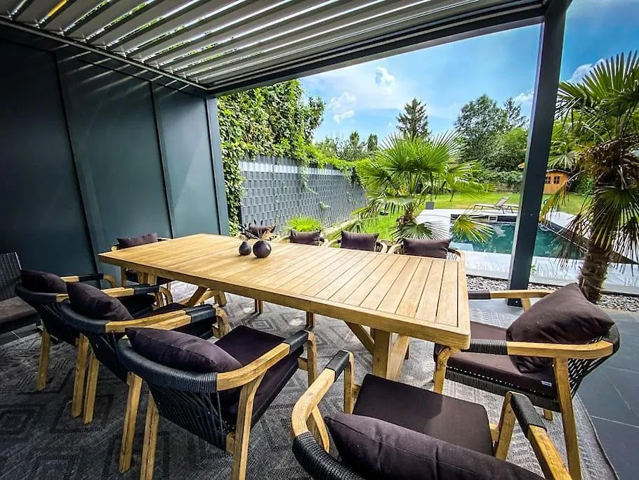 Villa Vienna Mit Pool location